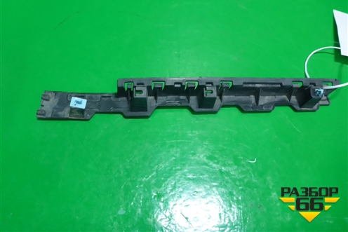 Кронштейн (накладки порога передний правый) (877623Z000) для Hyundai i40 с 2011г