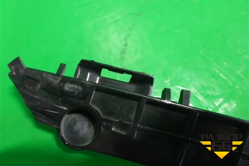 Кронштейн заднего бампера правый (5257533130) для Toyota Camry V70 с 2017г
