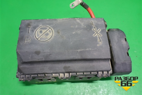 Блок предохранителей подкапотный (13343982) для Opel Astra J с 2009г