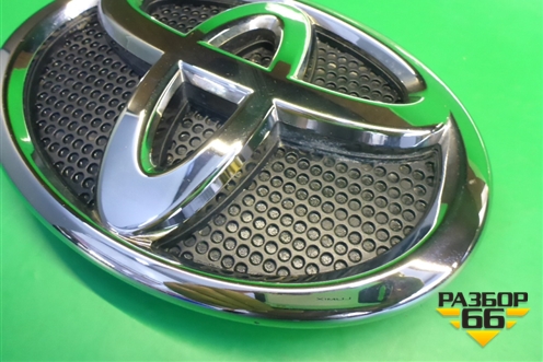 Эмблема в решетку радиатора (7531260050) для Toyota Land Cruiser Prado(150) с 2009г
