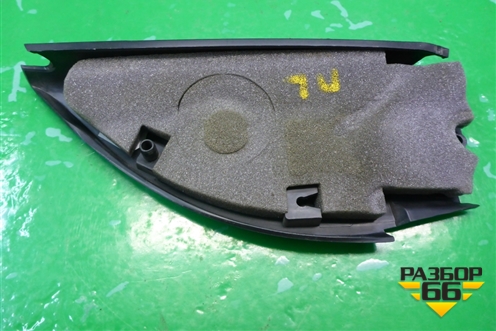 Накладка двери передней левой уголок (6RU837973) для Volkswagen Polo (седан) с 2010г