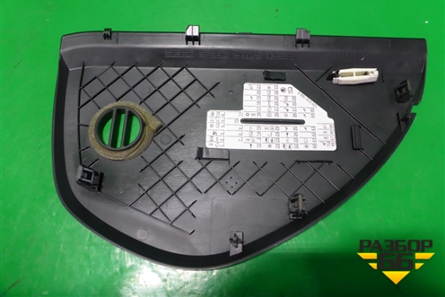 Накладка на торпедо (боковая левая) (1Z0857503) для Skoda Octavia (А5) с 2004-2013г