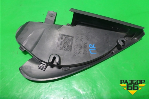 Накладка двери передней правой уголок (1Z0837974) для Skoda Octavia (А5) с 2004-2013г