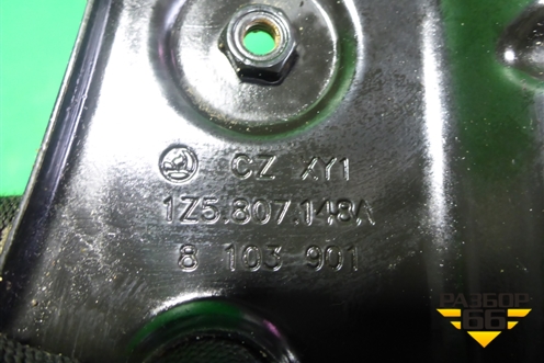 Кронштейн заднего бампера правый (лифтбэк) (1Z5807148A) для Skoda Octavia (А5) с 2004-2013г