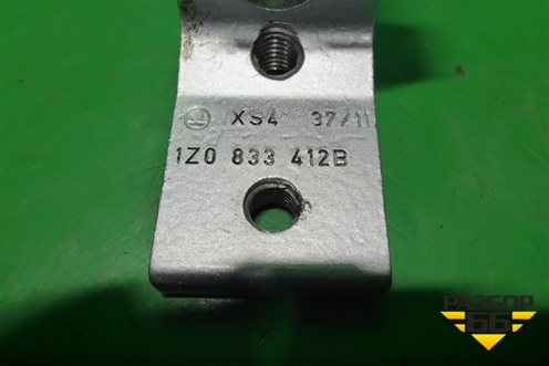 Петля двери задней правой нижняя (1Z0833412B) для Skoda Octavia (А5) с 2004-2013г