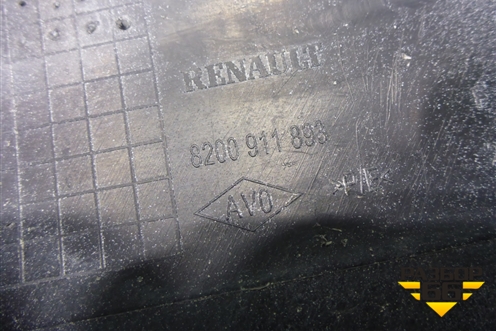 Бампер задний (8200911893) для Renault Sandero с 2009-2014г