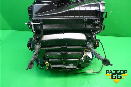 Корпус отопителя (под радиатор правый руль) (8T2820005B) для Audi A4 (В8) с 2007-2015г
