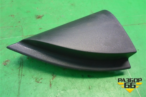 Накладка двери передней правой уголок (8200076240H) для Renault Megane 2 с 2002-2009г