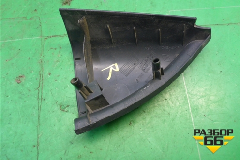Накладка двери передней правой уголок (8200076240H) для Renault Megane 2 с 2002-2009г