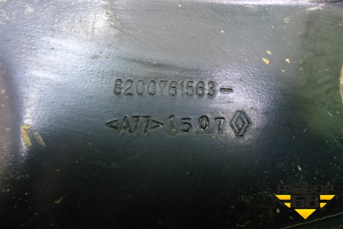 Балка подрадиаторная (8200761563) для Renault Megane 2 с 2002-2009г