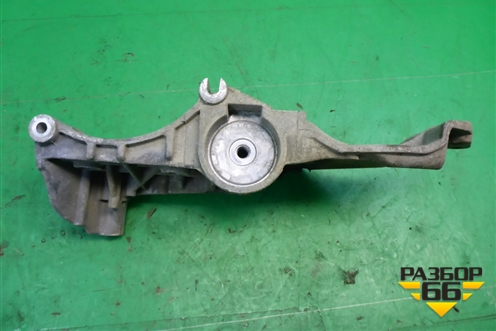 Кронштейн генератора (1.6л K4MC813) (8200242569) для Renault Megane 2 с 2002-2009г