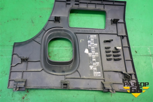 Накладка на торпедо (левая) (8200182566) для Renault Megane 2 с 2002-2009г