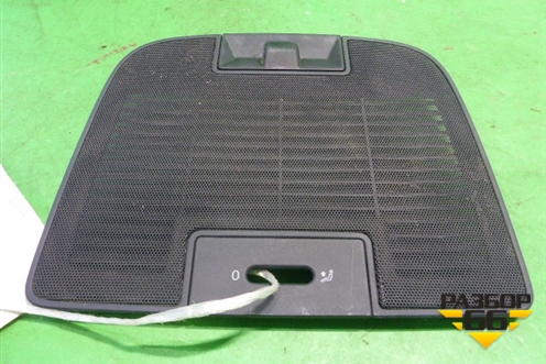 Накладка на торпедо (5M0819153) для Volkswagen Golf V Plus с 2005-2014г