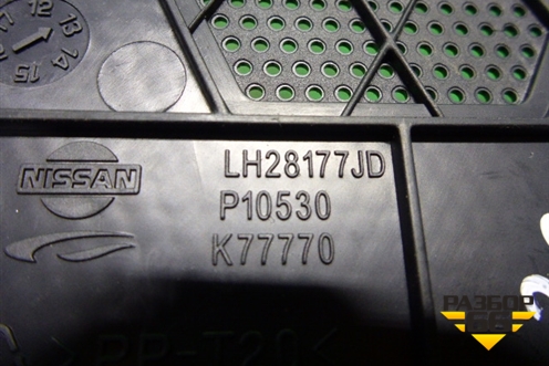 Накладка на торпедо (левая на динамик) (28177JDP10530) для Nissan Qashqai (J10E) с 2006-2013г