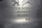 Накладка двери передней правой (9828887477) для Peugeot Traveller с 2016г