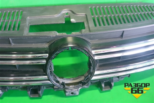 Решетка радиатора (5N0853653E) для Volkswagen Tiguan с 2011-2016г