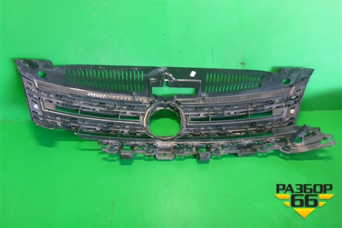 Решетка радиатора (5N0853653E) для Volkswagen Tiguan с 2011-2016г