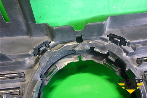 Решетка радиатора (5N0853653E) для Volkswagen Tiguan с 2011-2016г