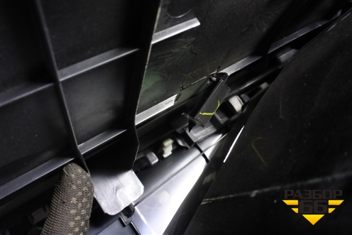 Подлокотник (EG2764341) для Mazda CX 7 с 2006-2012г