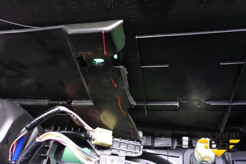 Подлокотник (EG2764341) для Mazda CX 7 с 2006-2012г