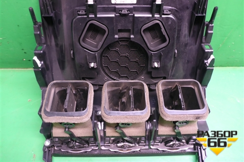 Дефлектор воздушный центральный (EH4555210) для Mazda CX 7 с 2006-2012г
