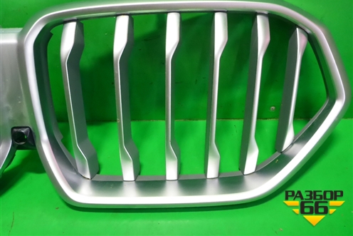 Решетка радиатора (под камеру) (21454110) для BMW X6 G06 с 2019г