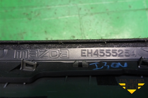 Накладка на торпедо (правая) (EH4555254) для Mazda CX 7 с 2006-2012г (СХ7)