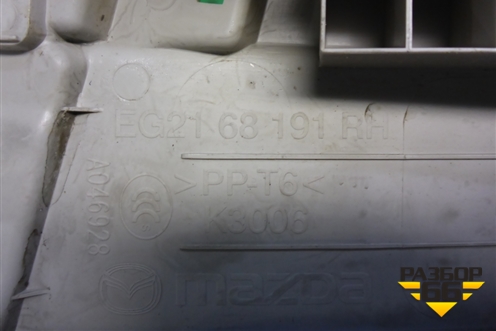 Обшивка стойки центральная верхняя правая (EG2168191) для Mazda CX 7 с 2006-2012г