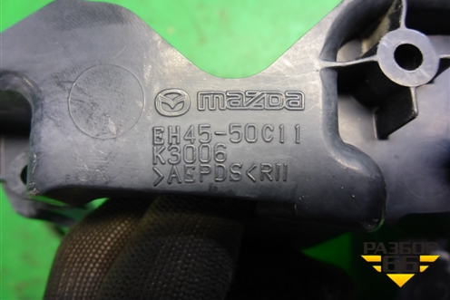 Решетка в передний бампер правая (после 2009г) (EH4550C11) для Mazda CX 7 с 2006-2012г