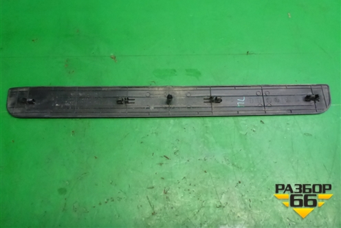 Накладка порога внутренняя переднего левого (в проём) (EG21687F0) для Mazda CX 7 с 2006-2012г