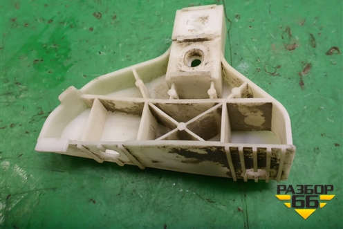 Кронштейн заднего бампера левый (под фонарь) (EG2150331) для Mazda CX 7 с 2006-2012г