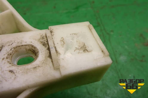 Кронштейн заднего бампера левый (под фонарь) (EG2150331) для Mazda CX 7 с 2006-2012г