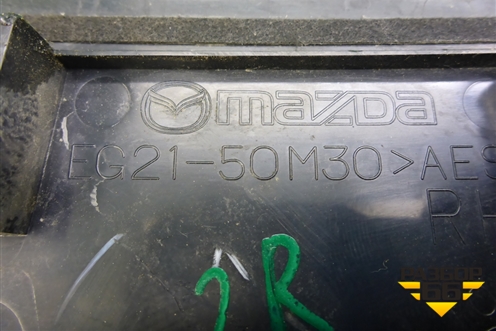 Накладка двери задней правой (уголок) (EG2150M30) для Mazda CX 7 с 2006-2012г