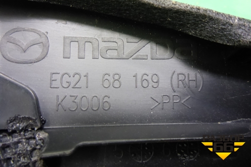 Накладка на торпедо (боковая верхняя правая) (EG2168169) для Mazda CX 7 с 2006-2012г