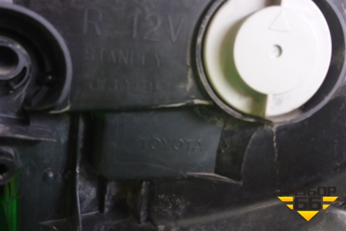 Фара правая (после 2015г LED без блока) (8114542680) для Toyota Rav-4 с 2012-2019г