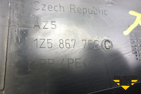 Держатель задней полки правый (1Z5867762C) для Skoda Octavia (А5) с 2004-2013г
