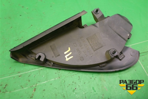 Накладка двери передней левой уголок (1Z0837973) для Skoda Octavia (А5) с 2004-2013г