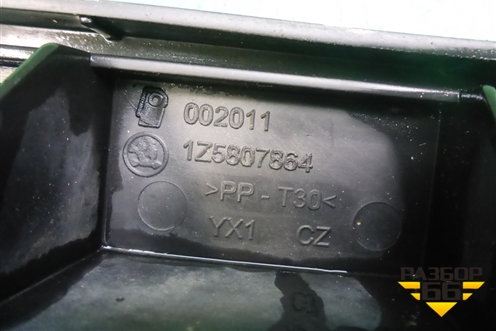 Кронштейн заднего бампера правый (лифтбэк) (1Z5807864) для Skoda Octavia (А5) с 2004-2013г