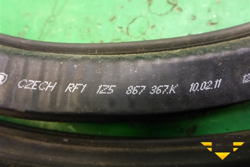 Уплотнитель двери задней левой (лифтбэк) (1Z5867367K) для Skoda Octavia (А5) с 2004-2013г