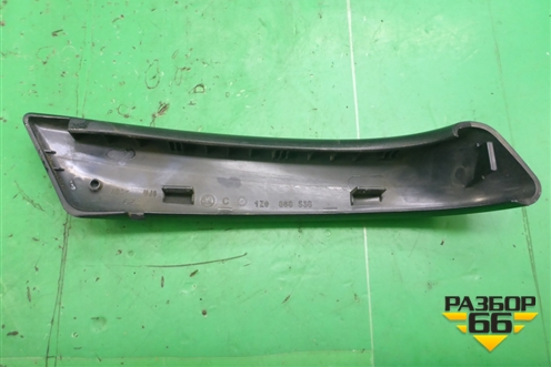 Накладка двери задней правой (1Z0868538) для Skoda Octavia (А5) с 2004-2013г