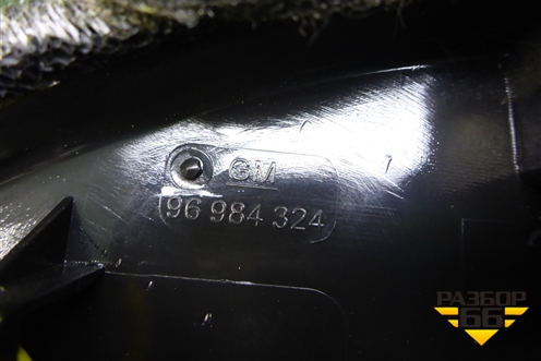 Накладка двери передней правой уголок (96984324) для Chevrolet Cruze c 2009-2015г