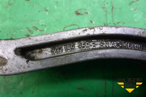 Кронштейн КПП левый (1K0199359) (1K0199359E) для Skoda Octavia (А5) с 2004-2013г