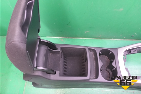Подлокотник (8R0864981) для Audi Q5 c 2008-2017г