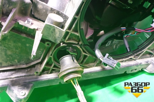 Фара правая (после 2015г LED без блока) (8114542680) для Toyota Rav-4 с 2012-2019г