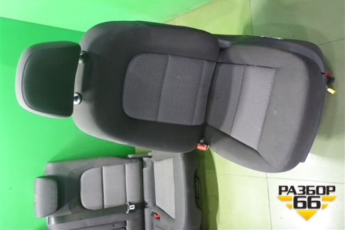 Сиденья комплект (правый руль, с AIR BAG и подогревом электро регулировка) для Audi Q5 c 2008-2017г