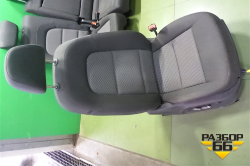 Сиденья комплект (правый руль, с AIR BAG и подогревом электро регулировка) для Audi Q5 c 2008-2017г