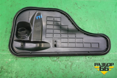 Панель внутренняя двери передней левой (ПРАВЫЙ РУЛЬ) (8R0837915D) для Audi Q5 c 2008-2017г