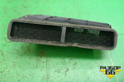 Воздуховод отопителя (в торппедо центральный) (8T2819389) для Audi Q5 c 2008-2017г