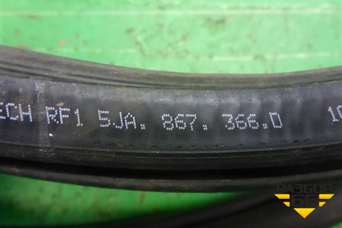 Уплотнитель двери передней правой (5JA867366D) для Skoda Rapid с 2013г