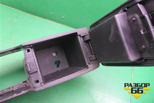Подлокотник (BP4K64441) для Mazda Mazda 3 (BK) с 2003-2009г 